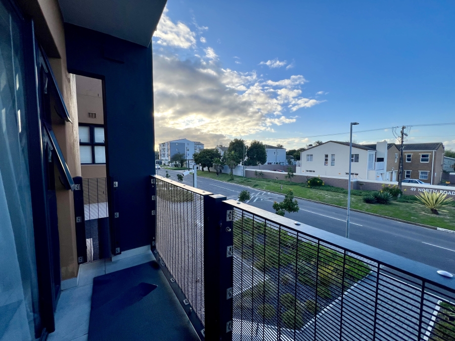 1 Bedroom Property for Sale in Table View Western Cape